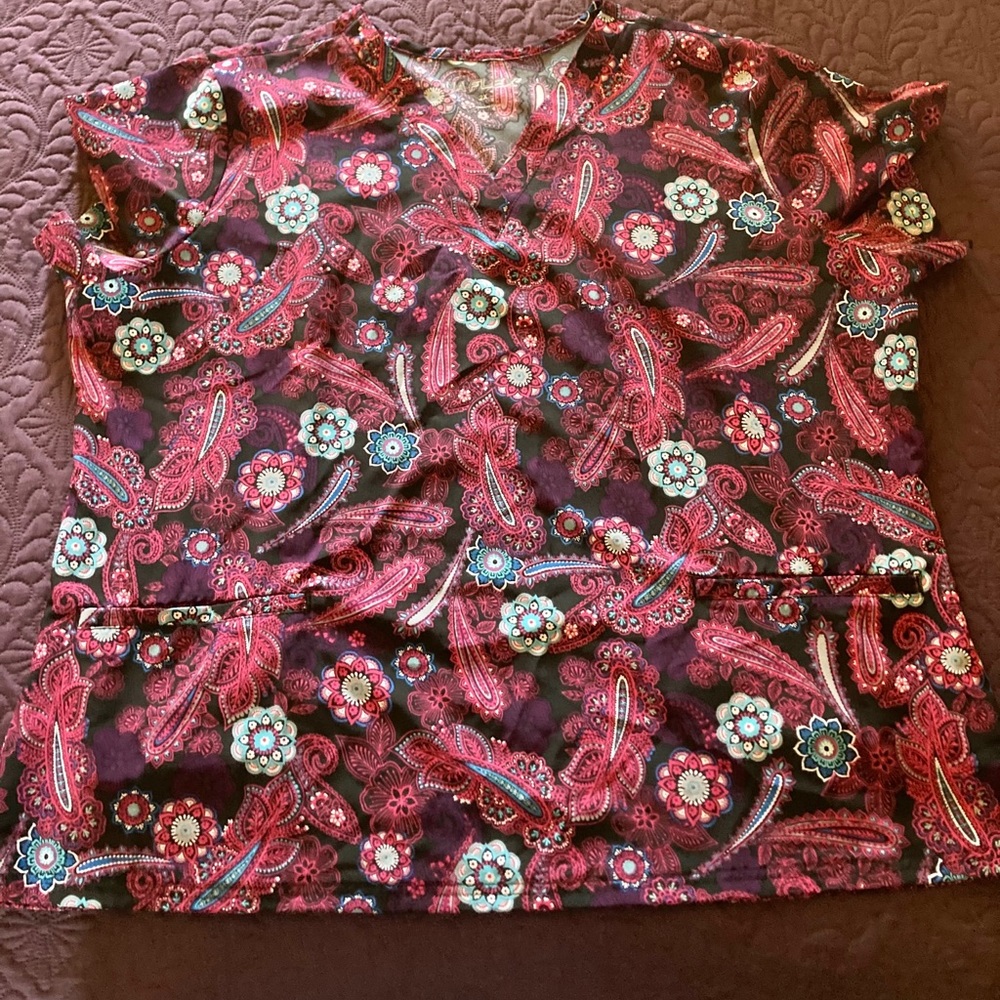 UA flex 2X scrub top